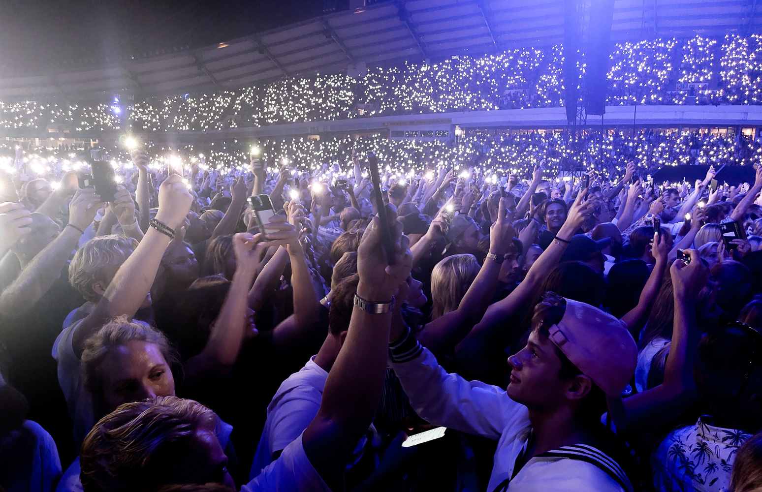 Ivrig publikum på konsert med Håkan Hellström på Ullevi