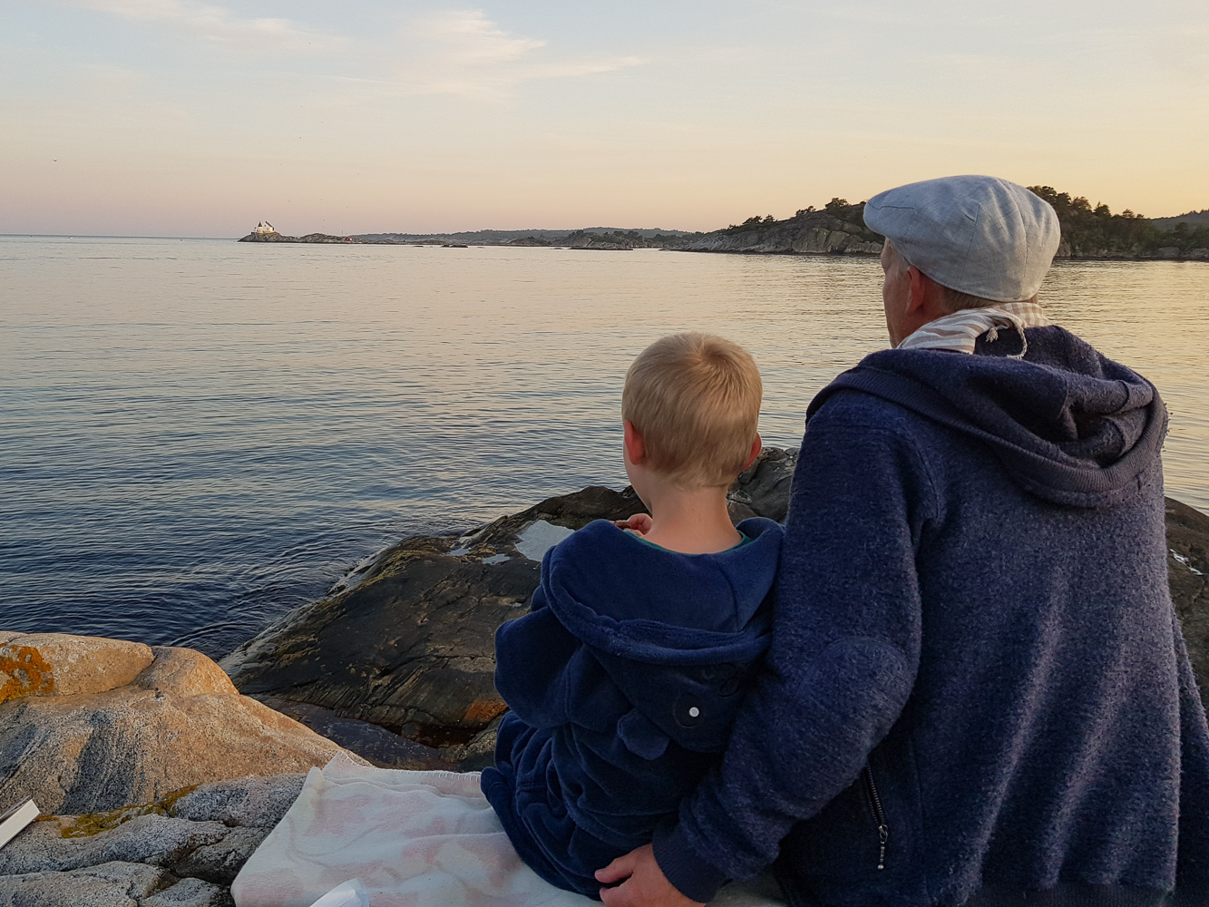 Siste kveld på hytta i Lillesand // Last evening at our summer cabin