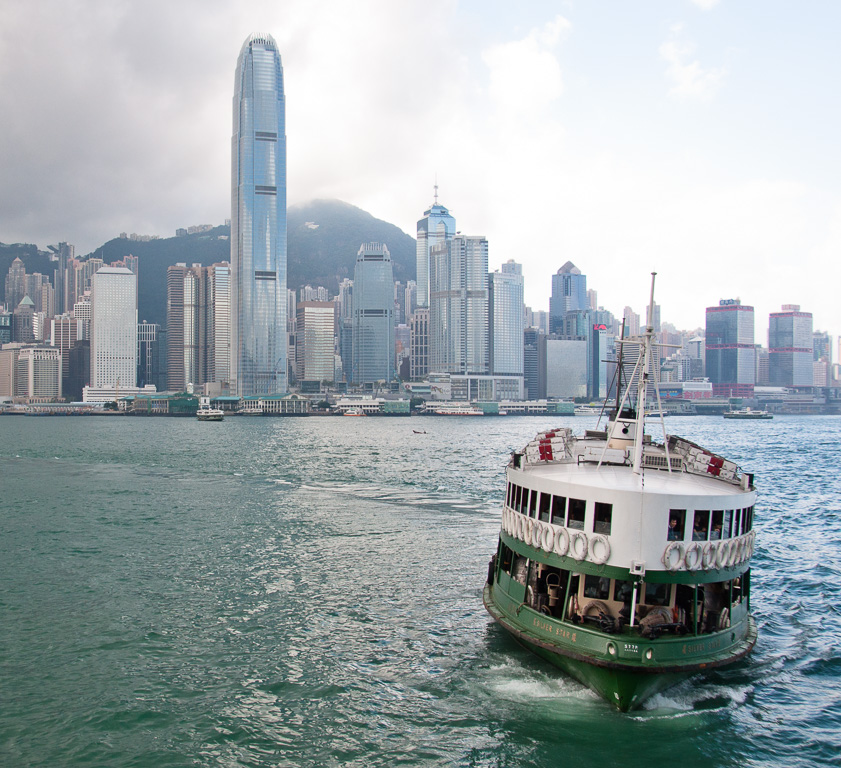 Hongkong Island seen from the mainland (Tsim Sha Tsui)